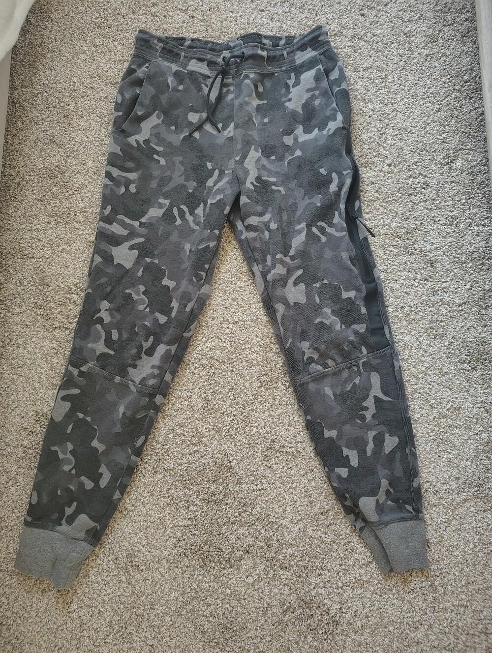 Nike Tech Fleece Gray Camo Jogger Sweatpants Size Small